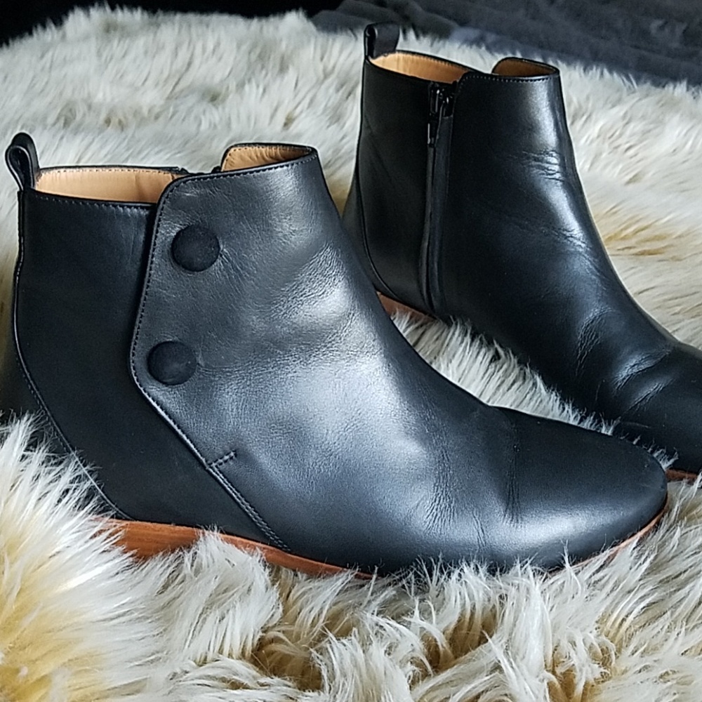 Sézane Black Leather Ankle Boots